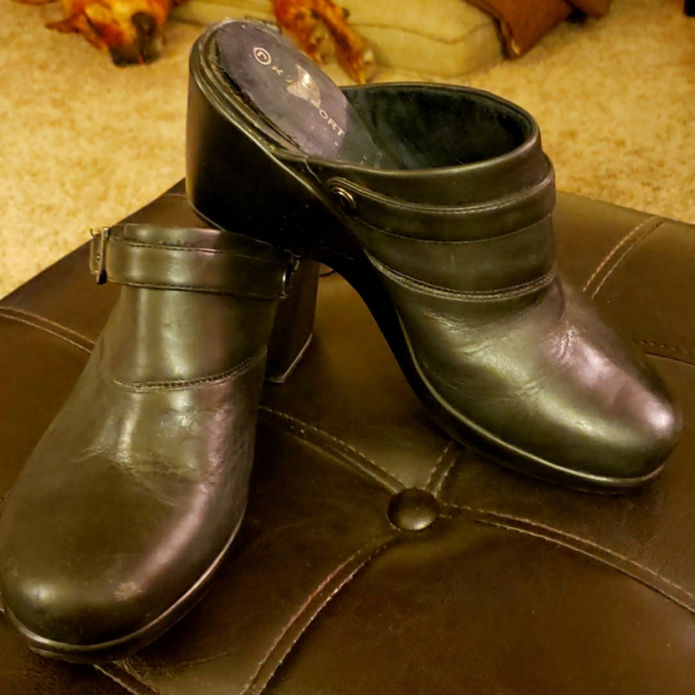 Rockport clogs